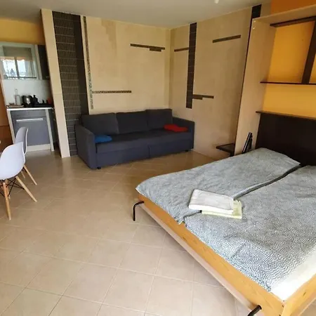 Igenyes 4 Fos Koezvetlen A Strandnal Appartement *